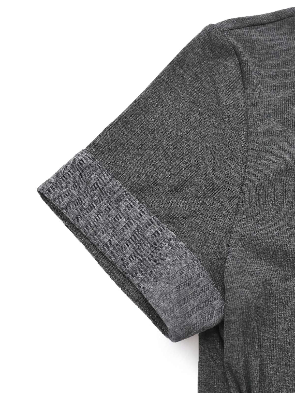 Robe plissée en cuir tricoté gris des années 1970 - Image 9