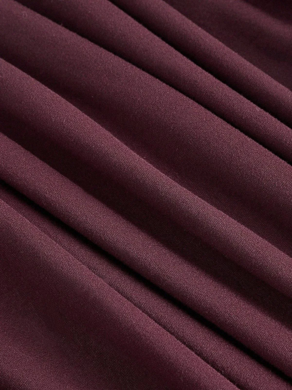 Robe plissée bordeaux épaules dénudées et manches longues années 1940 - Image 10