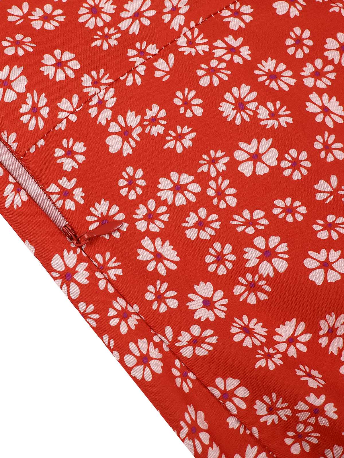 Robe rouge fendue à petites fleurs et col carré des années 1940 - Image 4