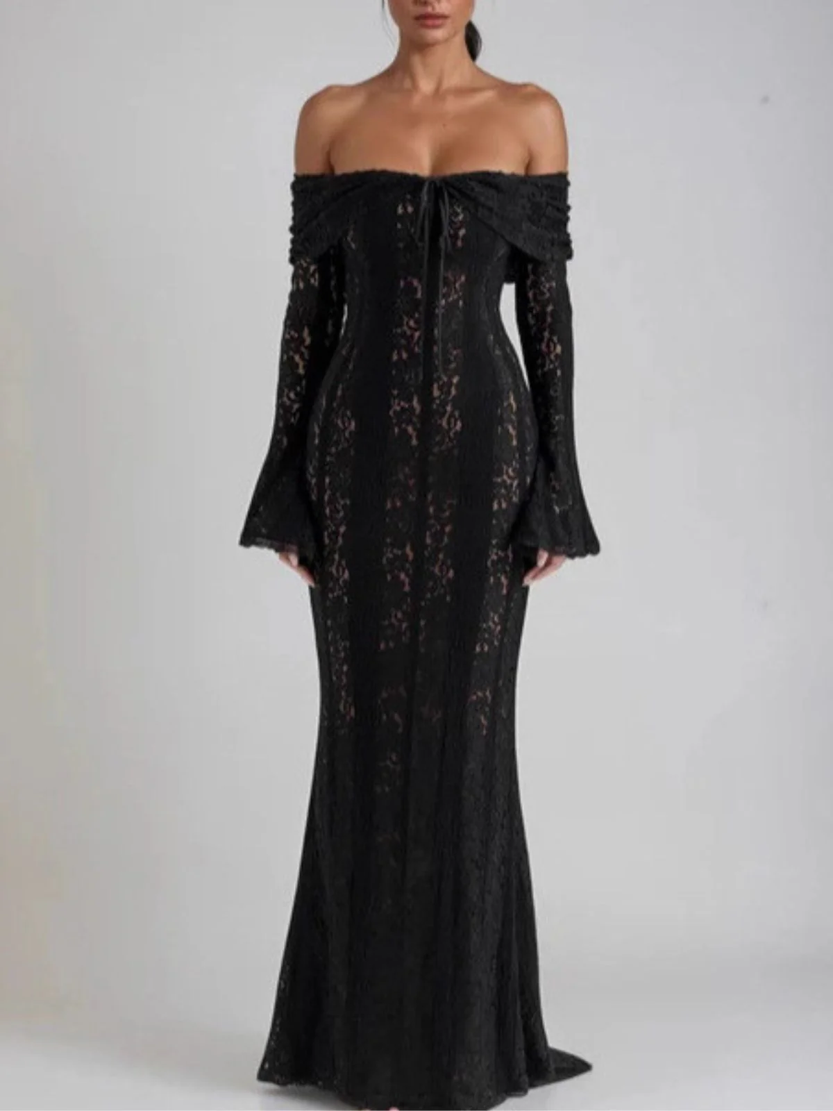 Robe sirène maxi en dentelle à épaules dénudées et manches évasées années 1930 - Image 4