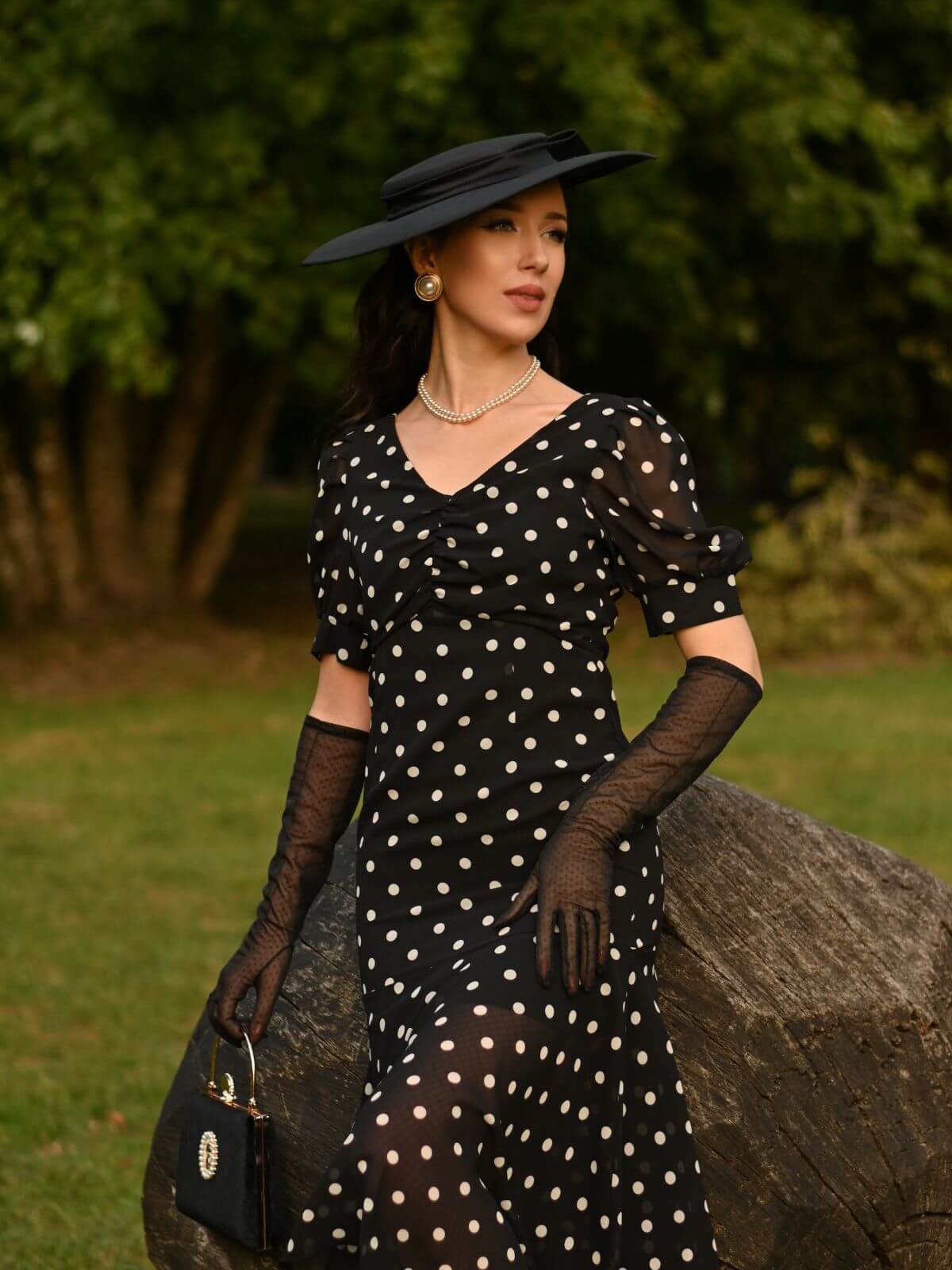 Robe sirène noire en mousseline à pois des années 1930 - Image 5