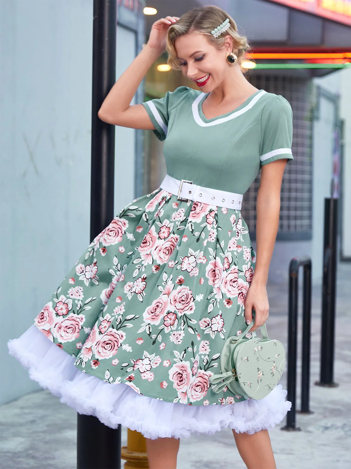 Robe Swing Année 50 Fleurie avec Ceinture - Image 5
