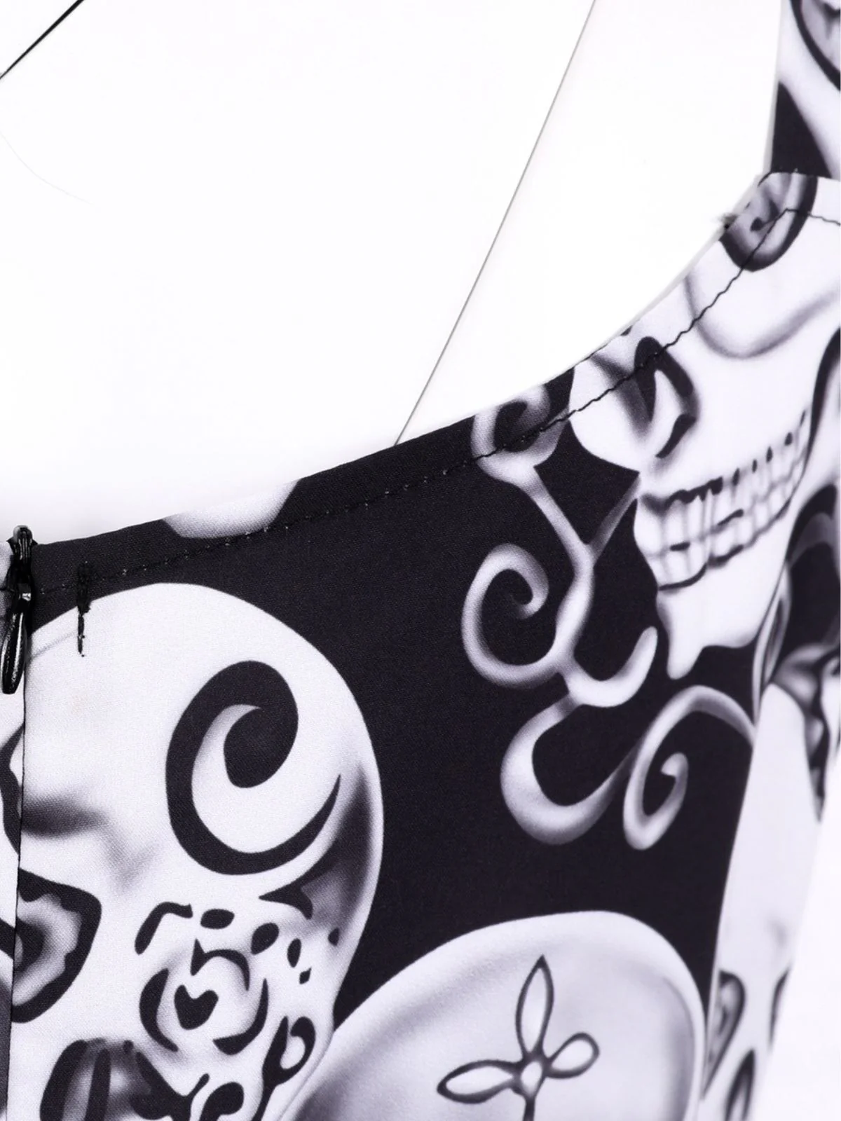 Robe trapèze à motif crâne Halloween années 1950 - Image 6