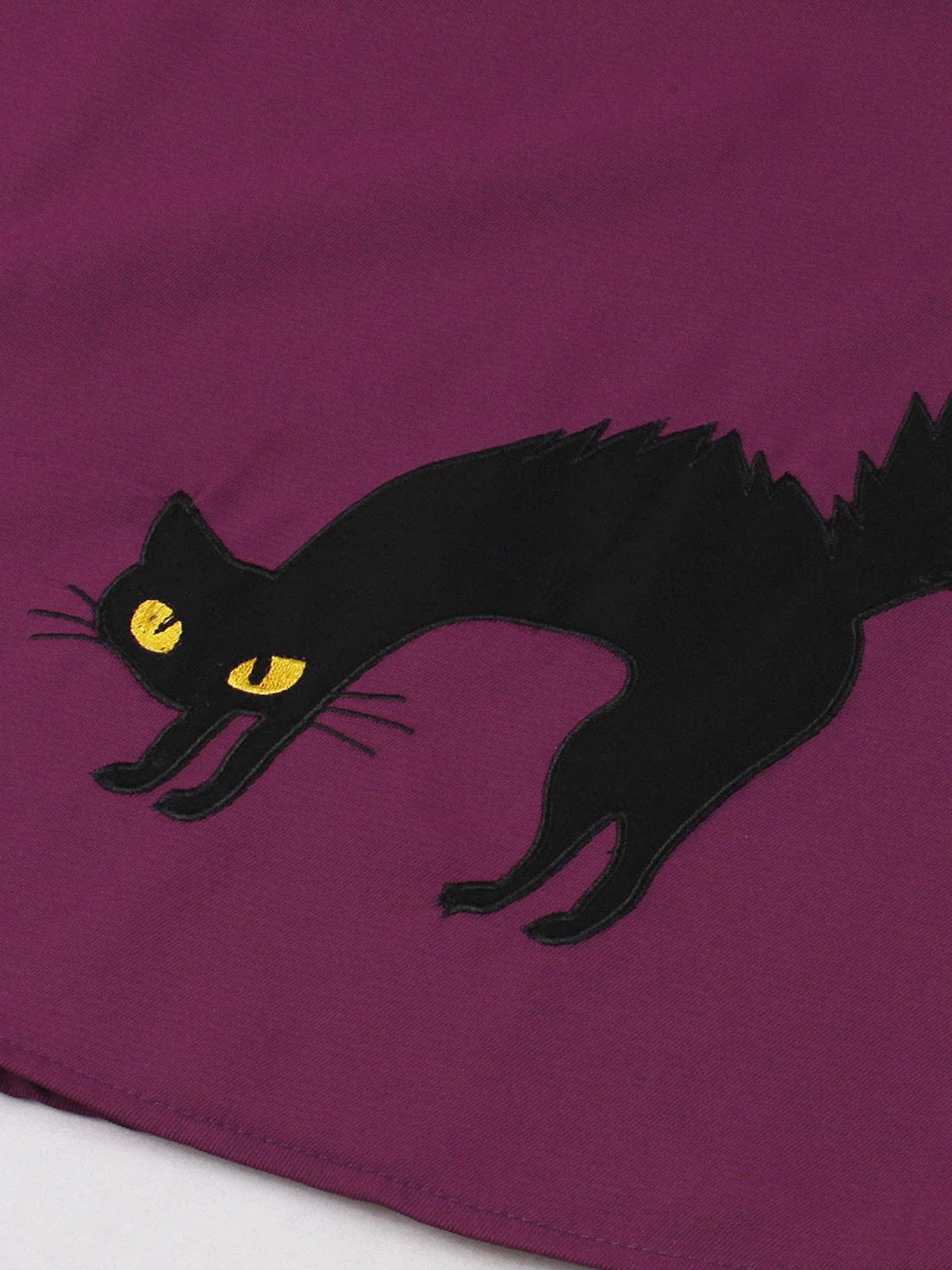 Robe trapèze motif chat larges bretelles rouge violacé des années 1950 - Image 5
