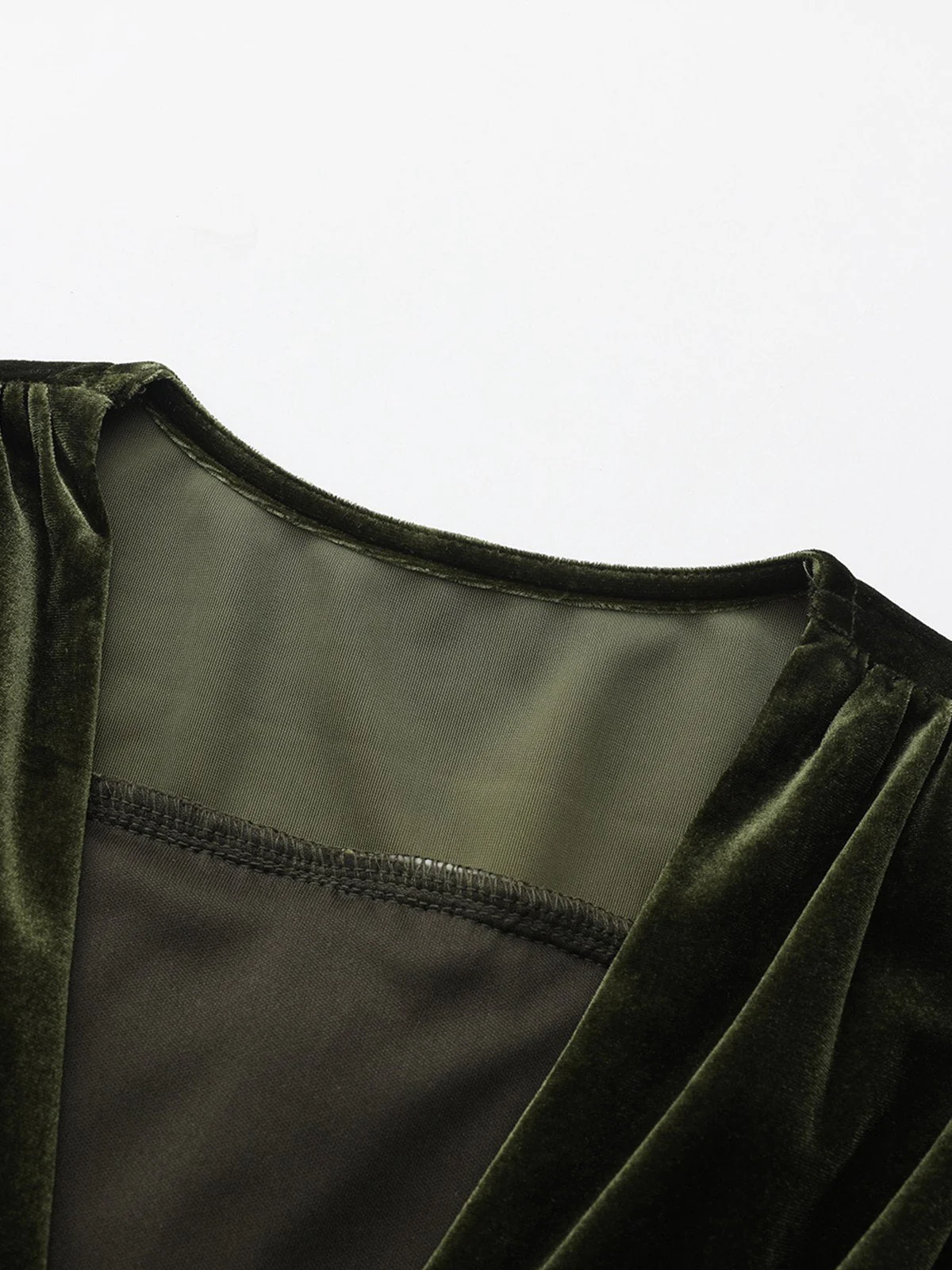 Robe verte en velours manches bouffantes col en V profond et froncées des années 1940 - Image 5