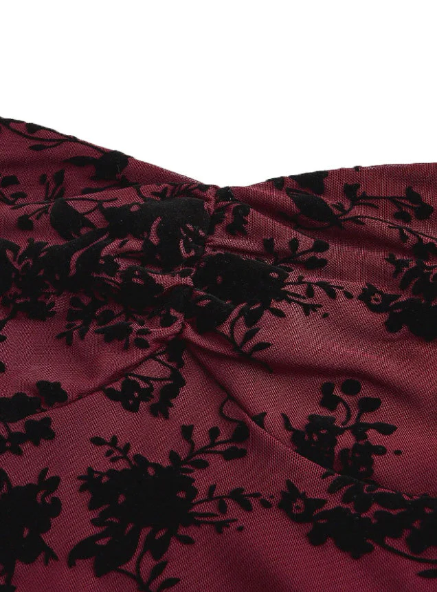 Robe vin rouge en dentelle florale manches évasées des années 1950 - Image 6
