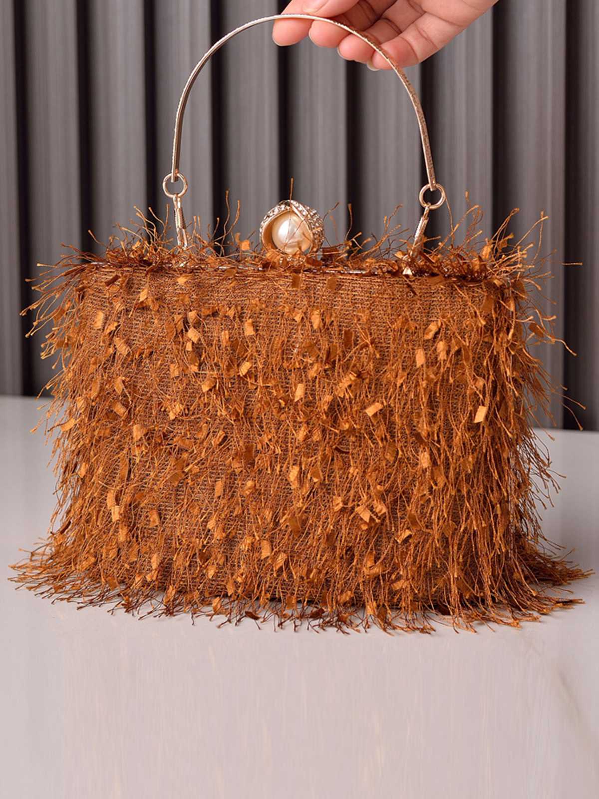 Sac à main vintage avec pompon et perles - Image 3