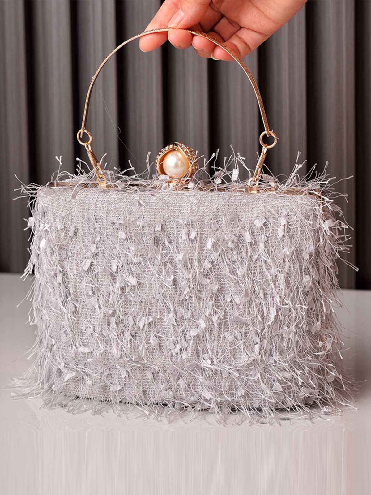 Sac à main vintage avec pompon et perles - Image 4