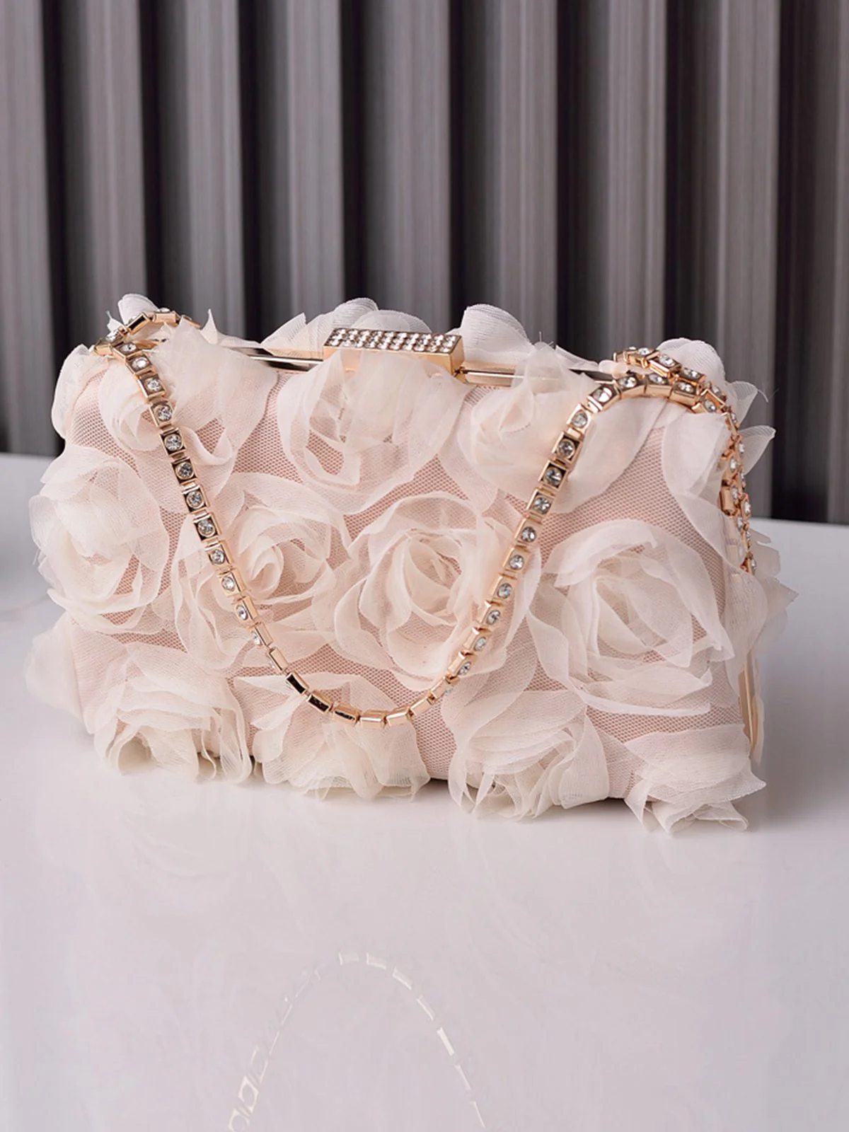 Sac à main vintage en mousseline de soie avec poignée en strass - Image 4