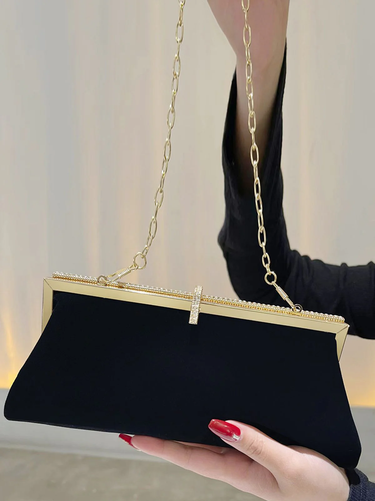 Sac à main vintage en velours noir avec strass - Image 3