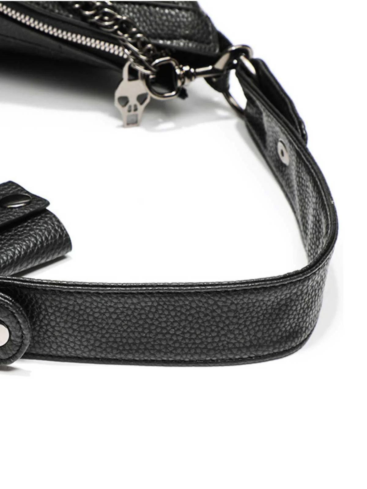 Sac hobo gothique à chaîne cloutée et tête de mort - Image 6