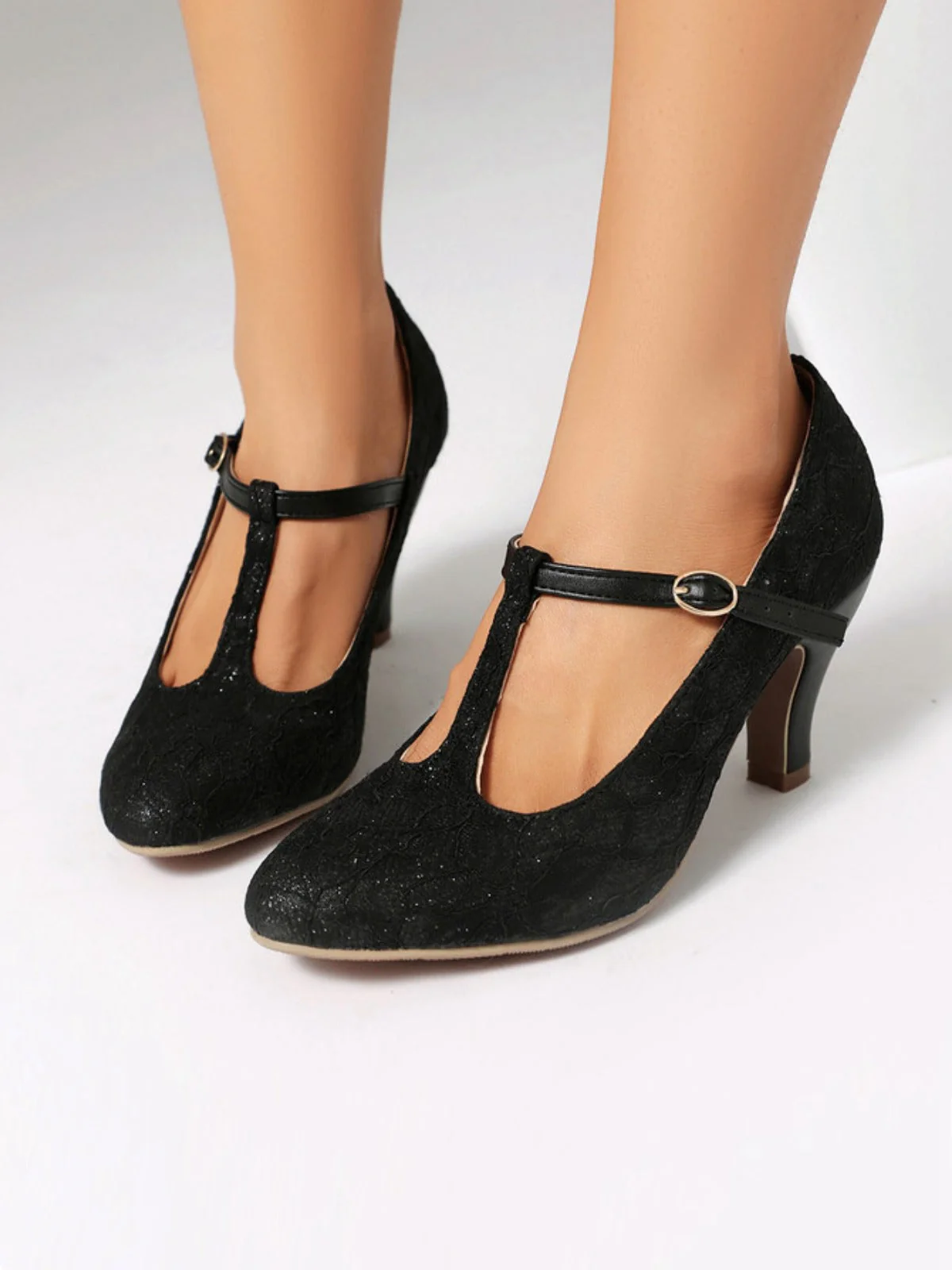 Talons hauts vintage en dentelle patchwork avec bride en T et boucle - Image 5